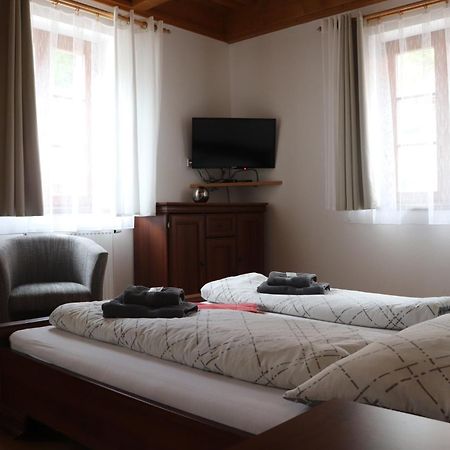 Zevluv Mlyn Hotel โนเว ฮราดี ภายนอก รูปภาพ
